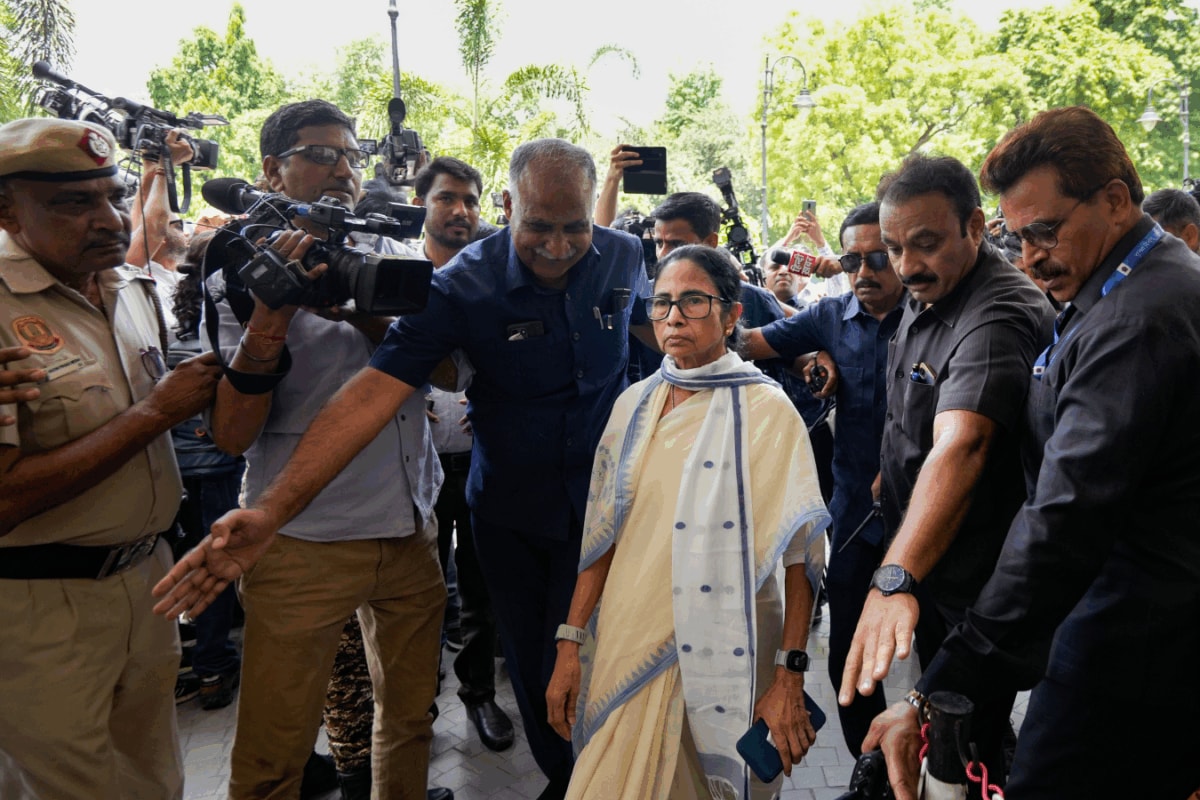 Mamata’s Toughest Test: TMC Faces Biggest Parliament Revolt as 20 MPs Eye NDA Shift
